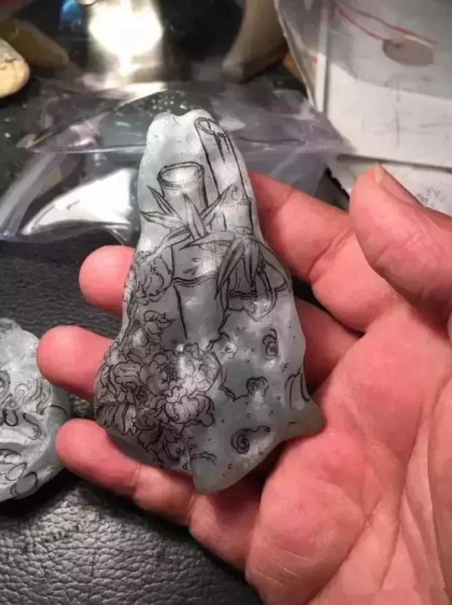 缅甸翡翠新坑料怎么那么便宜,缅甸哪里收翡翠便宜