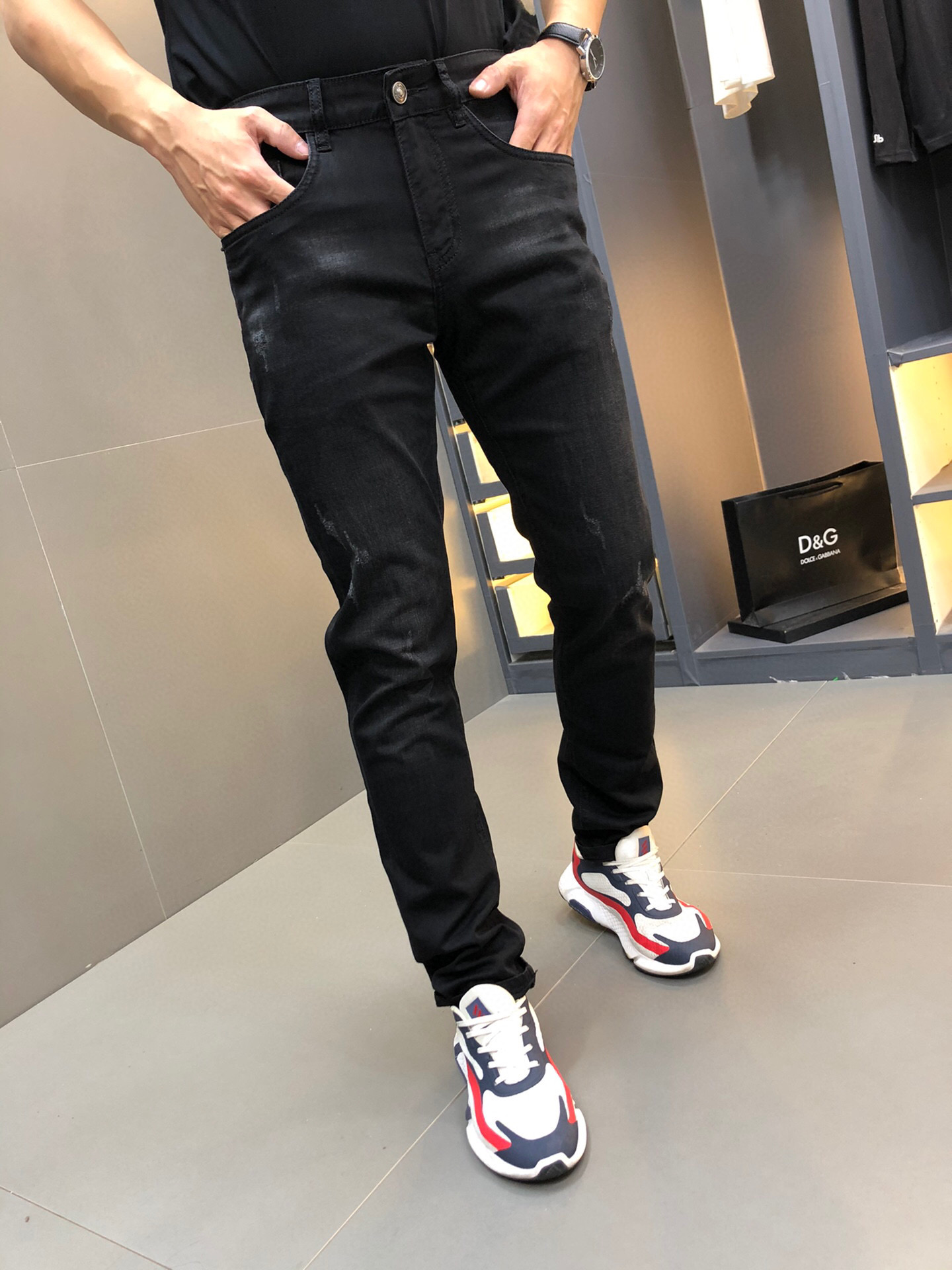 韩系牛仔裤怎么穿搭男士 (男士日系穿搭和韩系穿搭的区别)