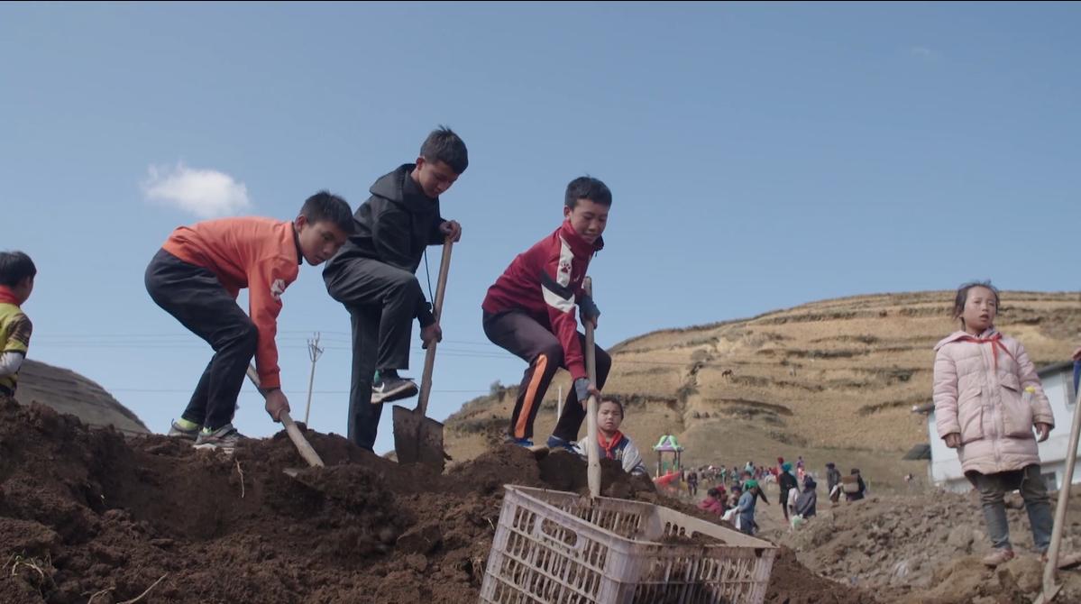 《前进吧！少年》央视热播，导演郭宗福专访，云端上的足球梦