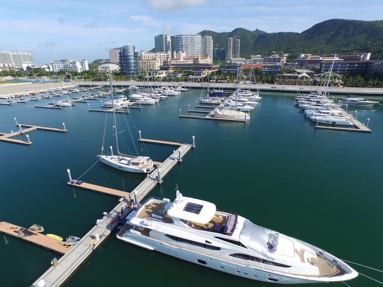 三亚豪华游艇晕船吗,晕船三亚游艇能玩吗