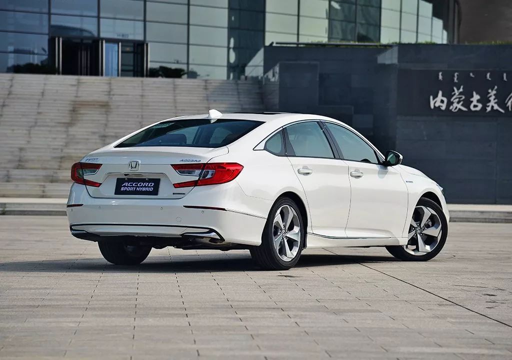 本田雅阁和日产天籁怎么选,日系天籁雅阁凯美瑞谁最强