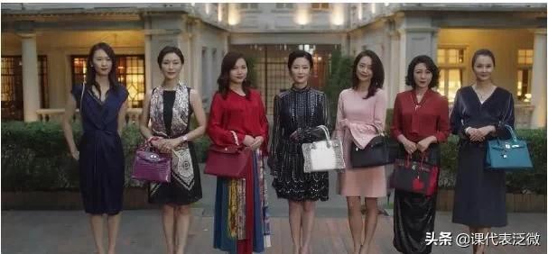 郭晶晶背着爱马仕的包,郭晶晶拎13万的爱马仕