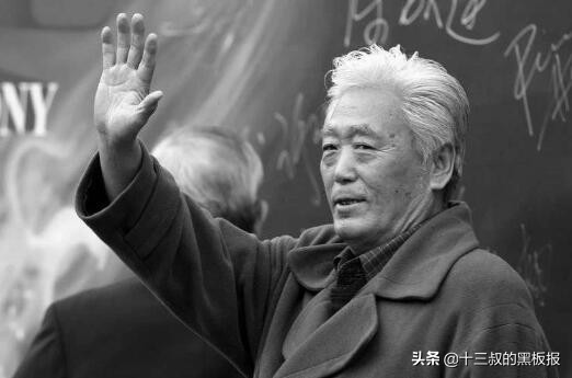 致敬那些逝去的足坛传奇,这些年逝去的足球传奇