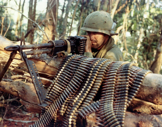 *博兰**的*弹子**为啥总用不完？看看真正的机枪要多少*弹子**吧！