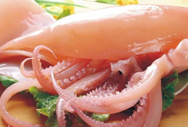 干鱿鱼用什么泡柔软且肉质鲜美,泡发干鱿鱼的正确方法