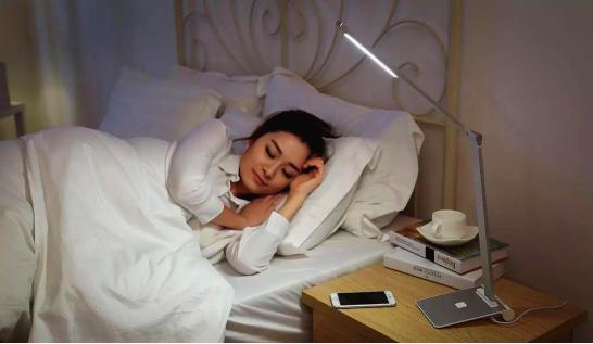 你会睡觉吗搞笑视频,睡觉是最好的养生是真的吗