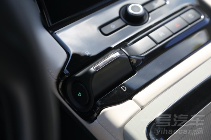 蔚来es8深度试驾预约,蔚来es8问界m9横评