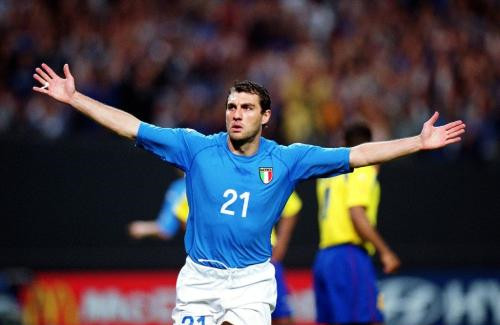 足球大师维埃里怎么样,足坛十大中锋维埃里