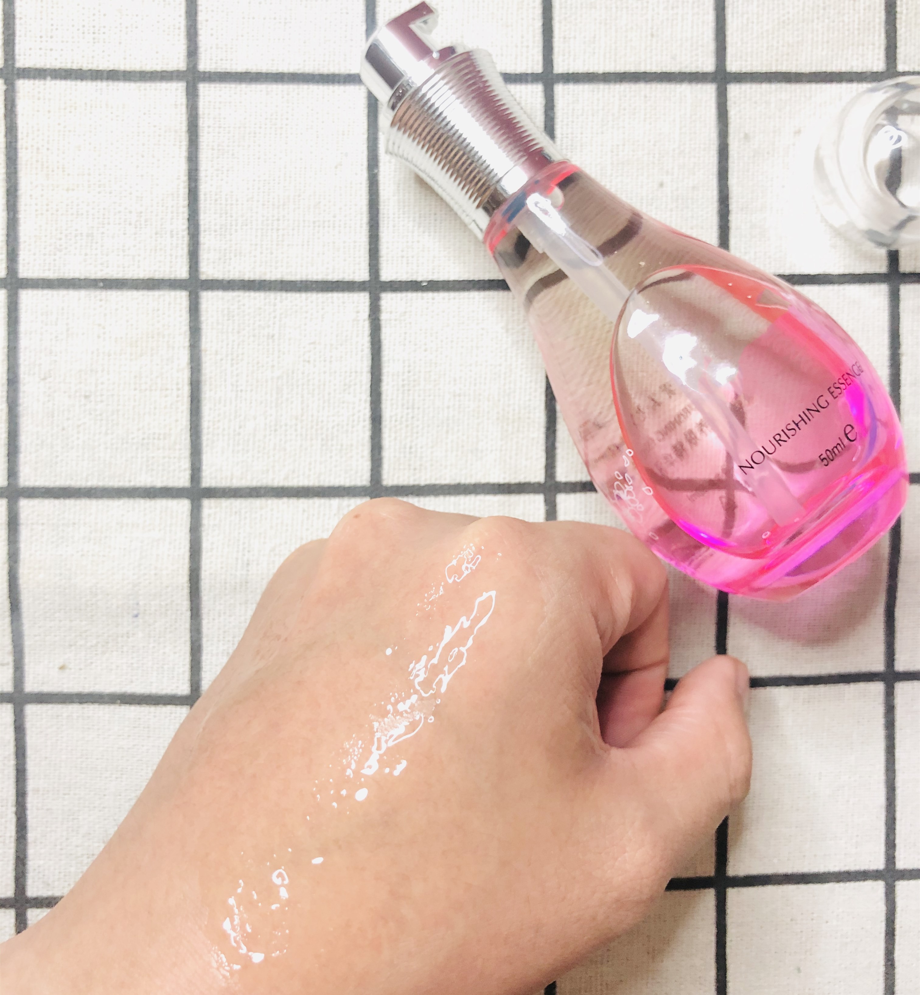 皮肤粗糙毛孔粗大饮食改善方法,皮肤粗糙毛孔粗大护肤面霜