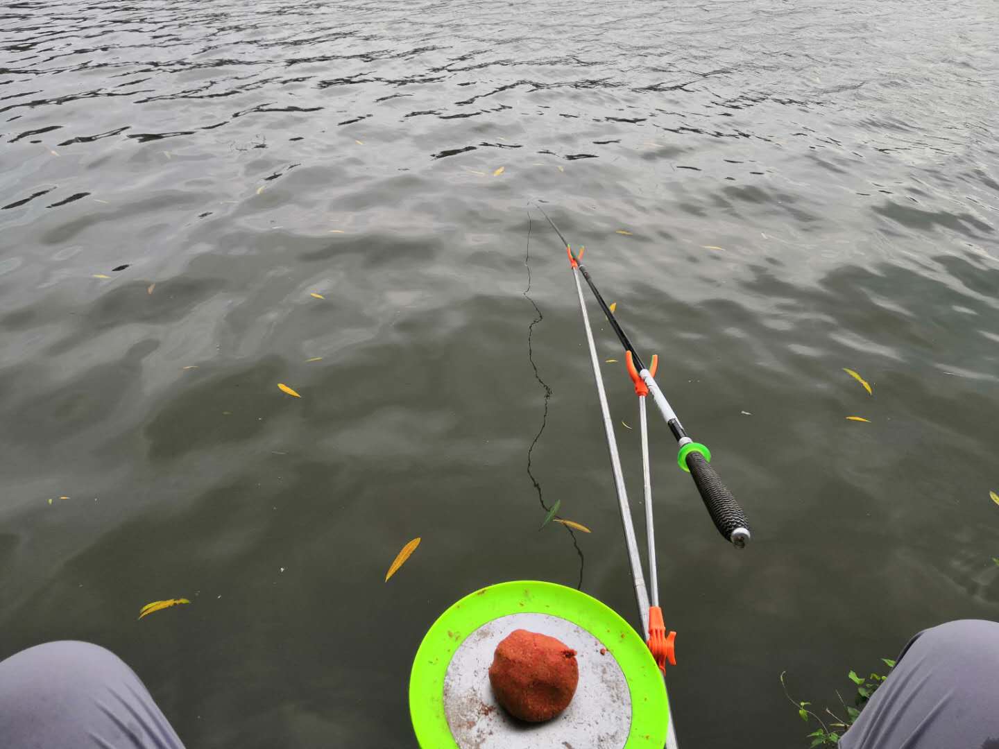 野钓鲫鱼如何选吃铅量,钓鲫鱼选浮漂吃铅量如何选择