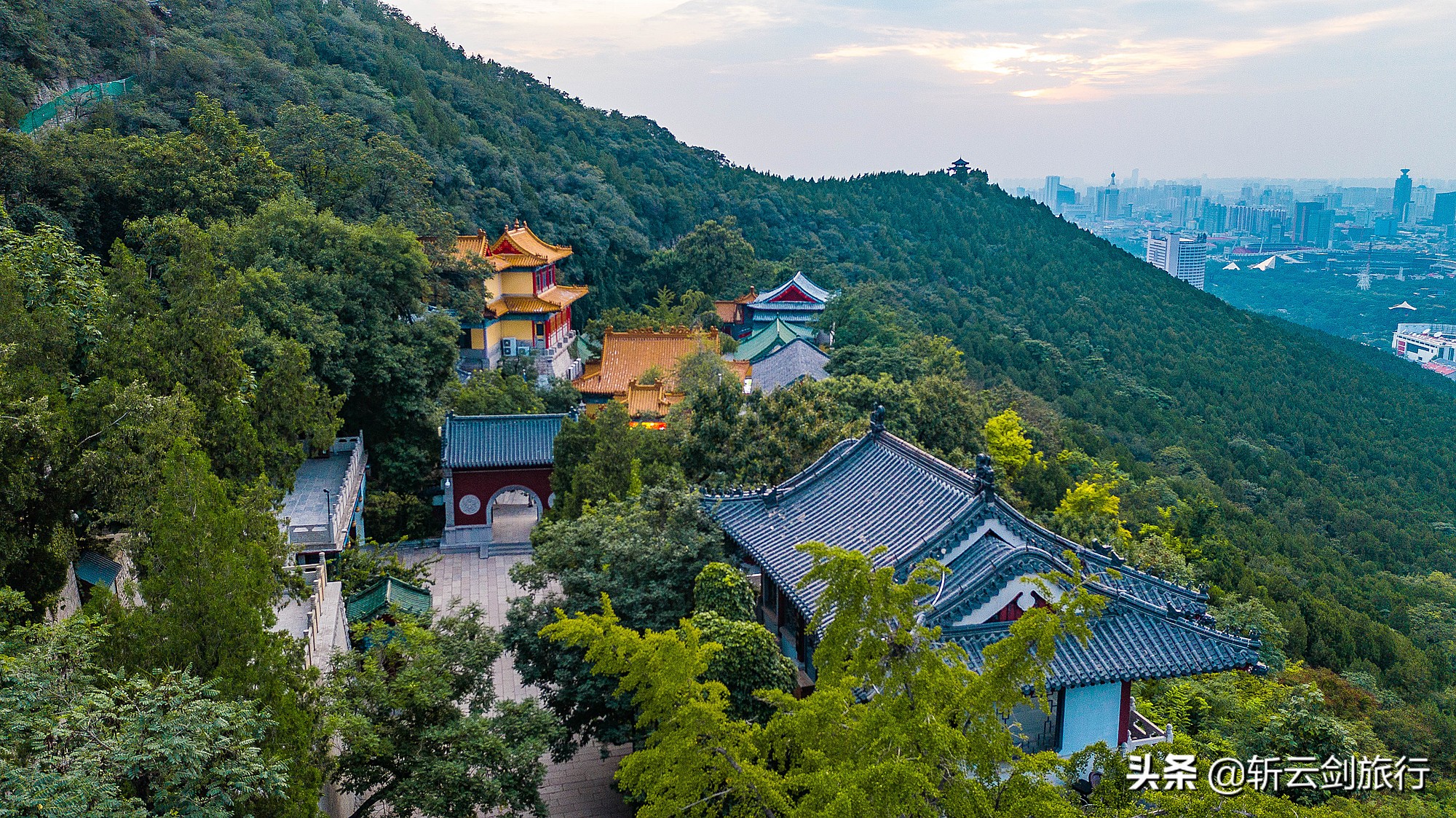 济南的千佛山最美景讲解,济南千佛山都有哪些景点