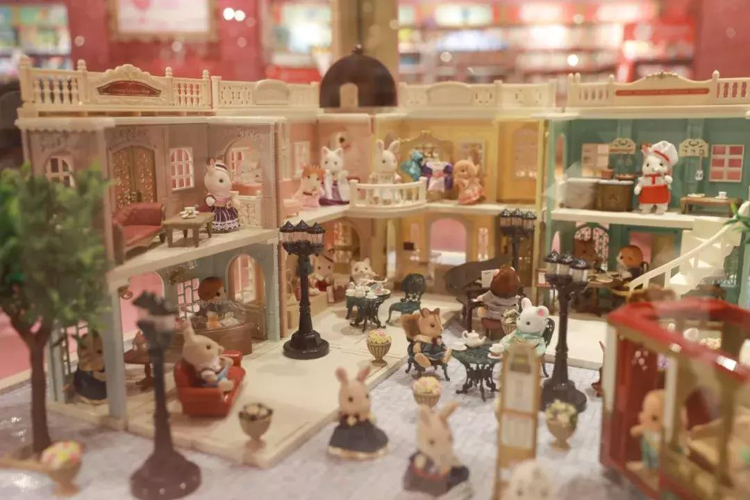 西湖边的游乐场,杭州玩具王国儿童乐园