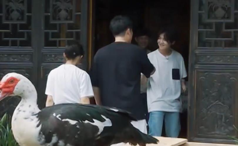 彭昱畅陈赫邓超吃花生,快乐大本营陈赫拿鸡肝