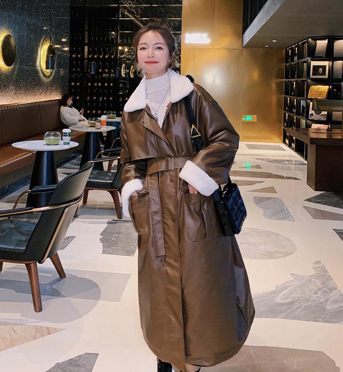 皮衣的穿搭技巧冬季,皮衣还能这样搭穿上立马时尚起来