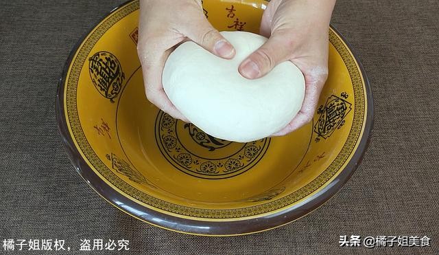 拉面如何做又好吃又劲道,家常版水拉面劲道爽滑不容易断