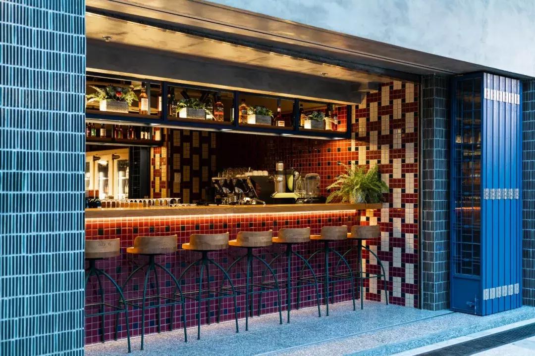 香港逸东酒店在哪个地铁口,香港逸东酒店夜景