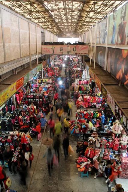 成都荷花池市场现如今搬在哪里,成都荷花池菜市场改造没有