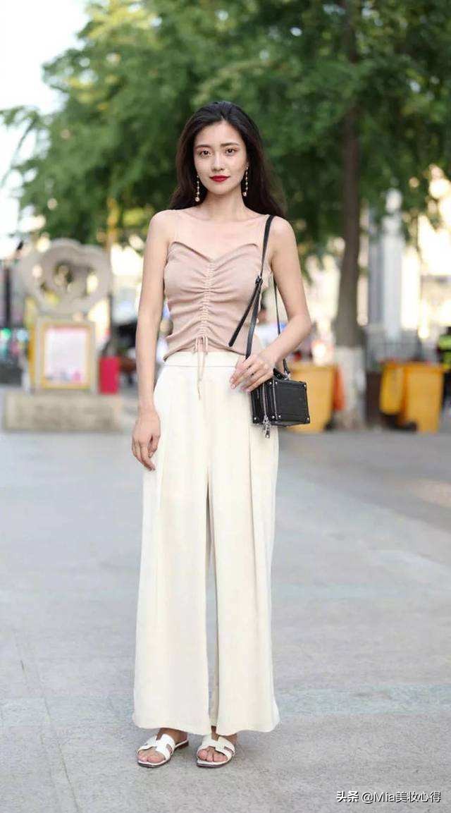 屁股大的女人怎么穿搭显瘦,屁股大女生穿搭技巧