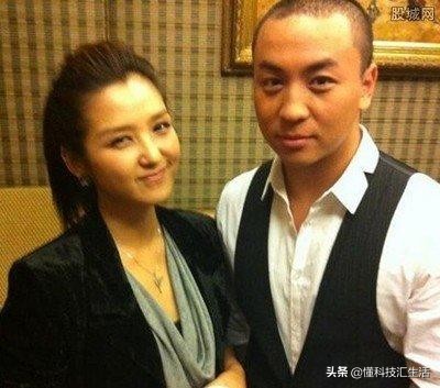 2岁孩子被虐待致死还伸手要抱抱,两岁儿童被虐待事件