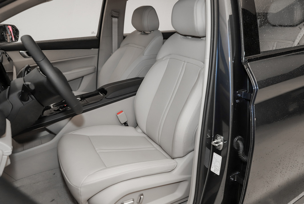 五菱凯捷七座混动最新款介绍,什么车对比五菱凯捷更好更实用