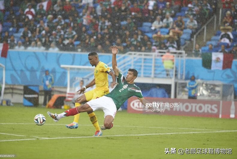 自称梅西曾辅佐他踢球，世界杯打假球贪得无厌头像被球迷印上美元