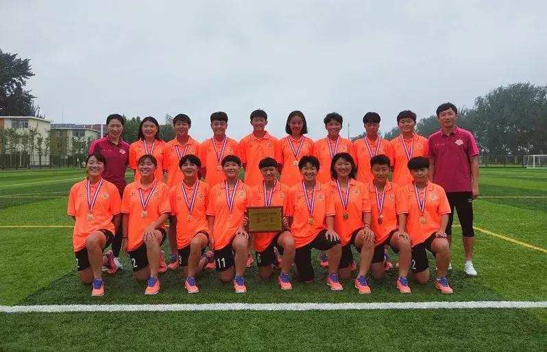 七连冠夺冠,足球锦标赛临沂队