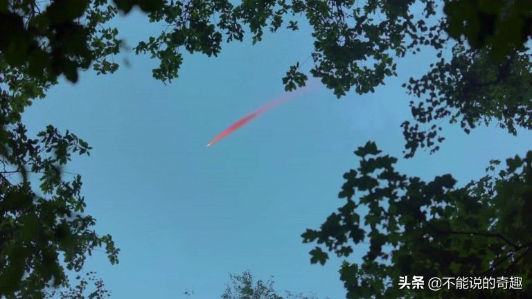 被陨石砸过来然后回去了,陨石坠落后发生了什么