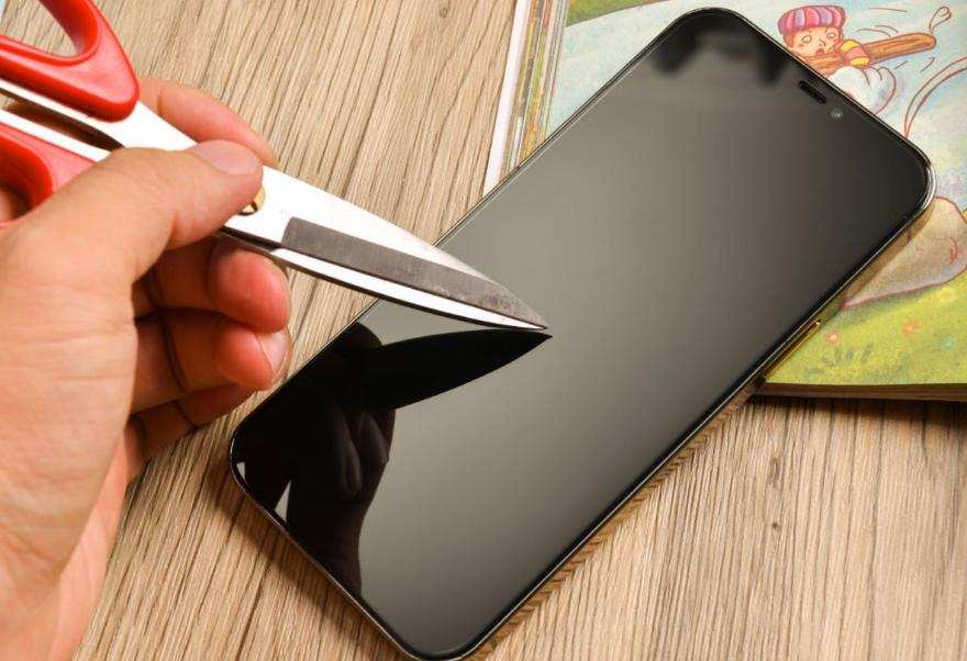 手机防蓝光钢化膜排行榜,手机高清防摔最好的钢化膜有哪些