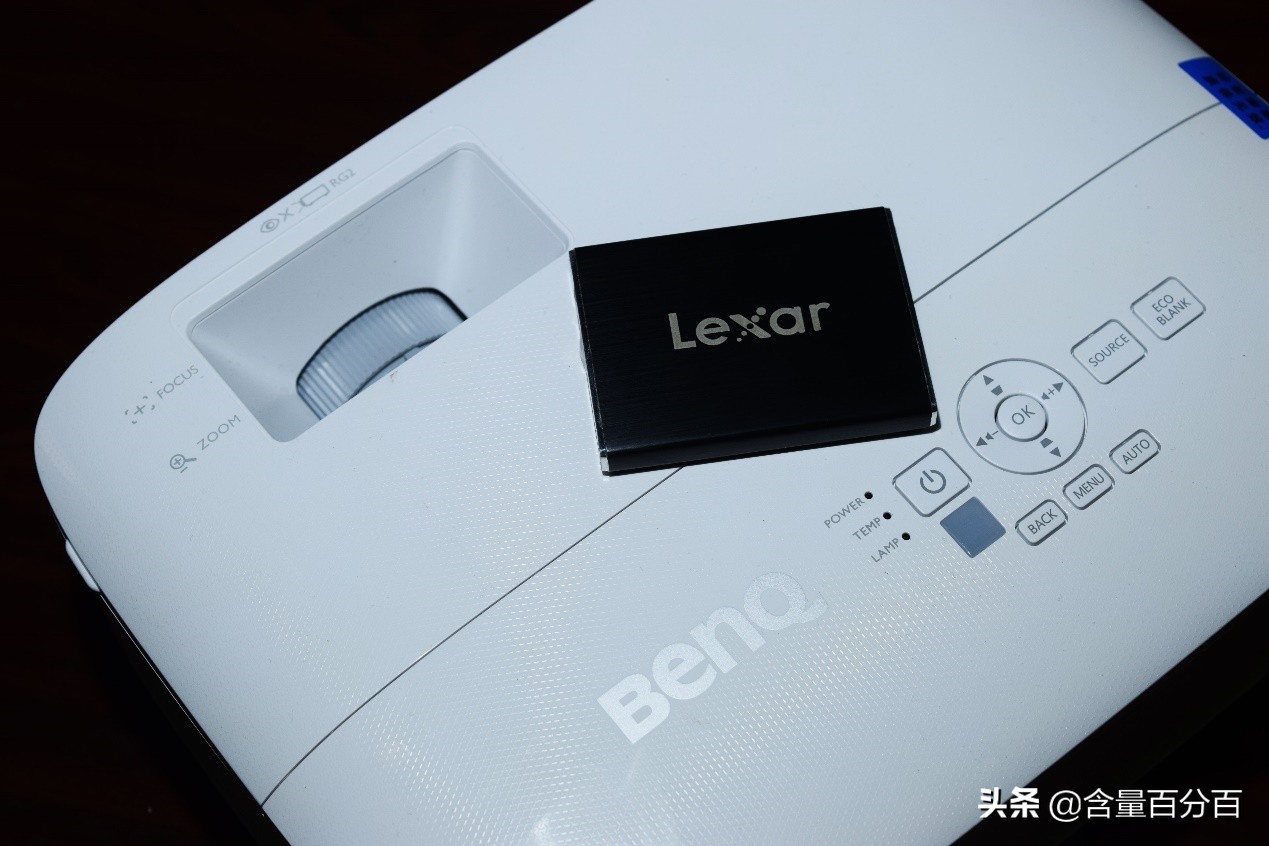 投影仪不是孤家寡人，明基E520智能投影仪周边扩展产品小晒