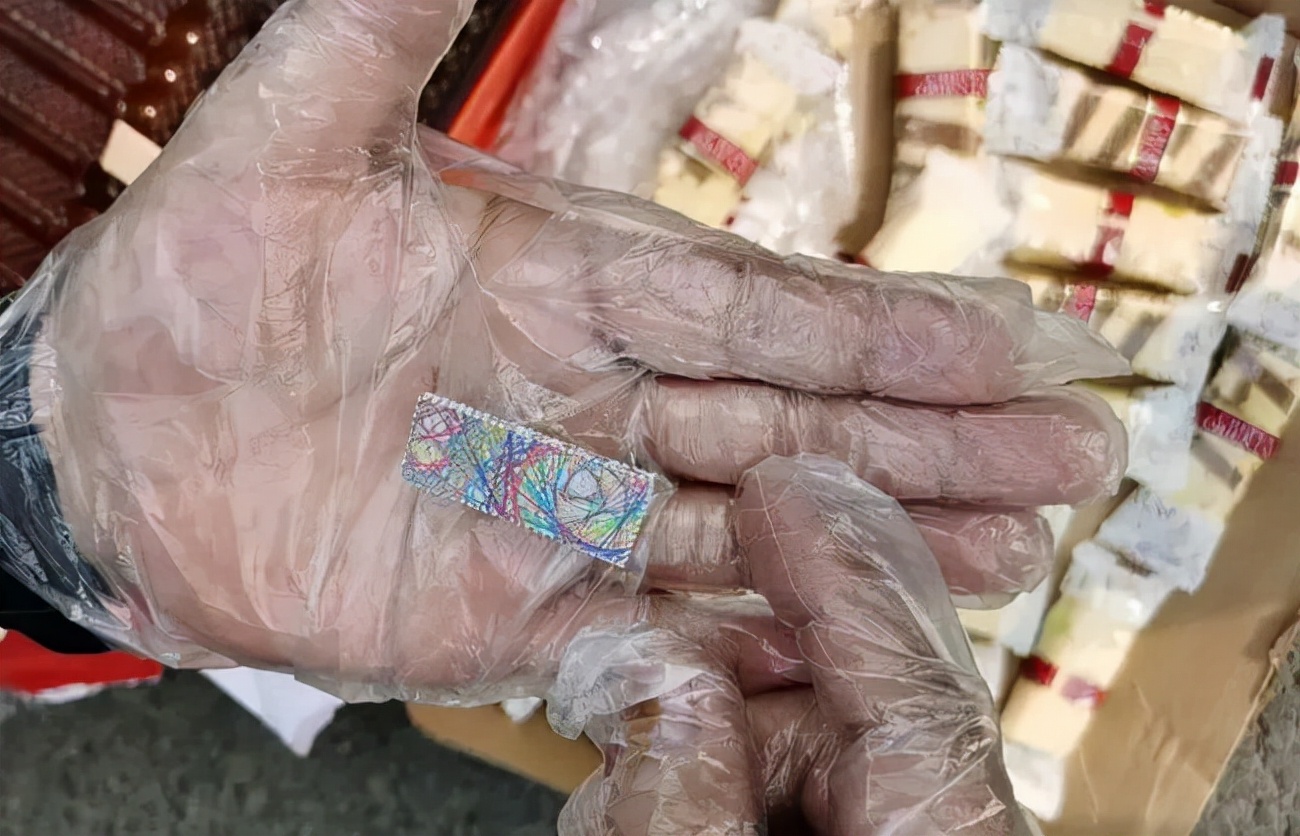 中间商赚差价？“邮票*品毒**”从境外寄至佛山，判刑！