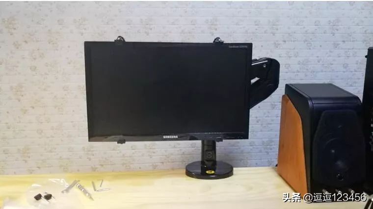 什么样的显示器可以用显示器支架,15寸显示器无孔支架