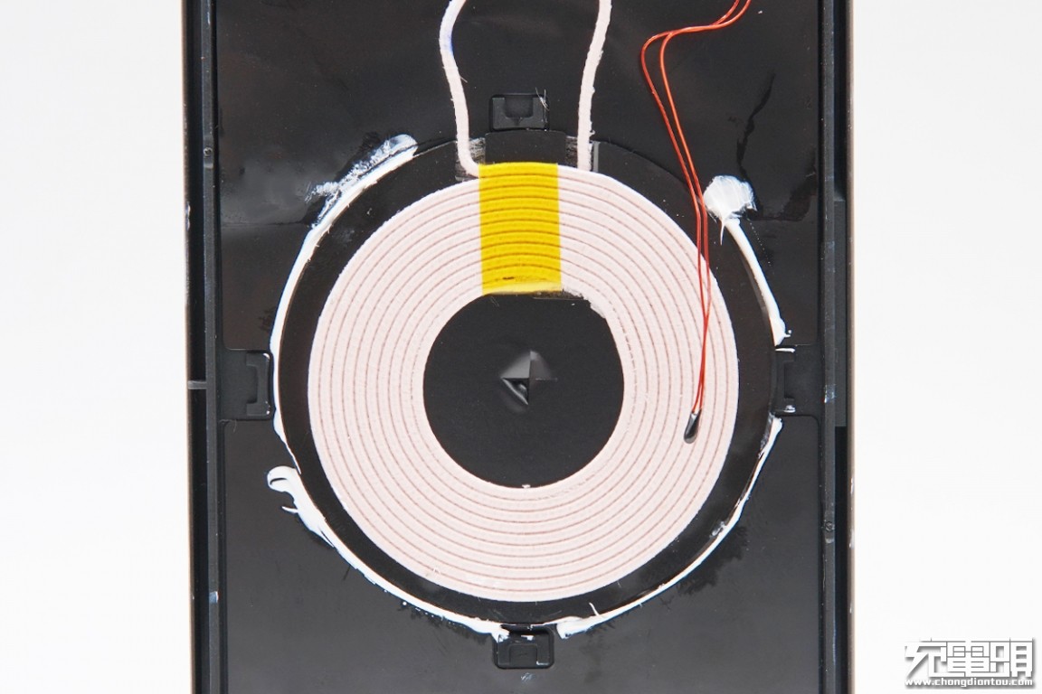 小米无线充电宝10w和30w如何选择,小米充电宝20000毫安50瓦拆箱