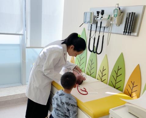 新生儿预防针自费的哪些有必要打,新生儿打预防针醒着好还是睡着好