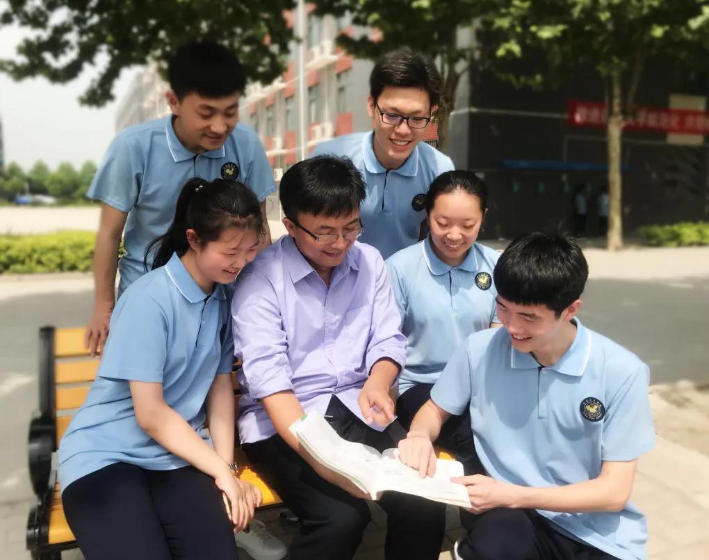 给大学新生的100条建议 (大学新生建议笔记本)