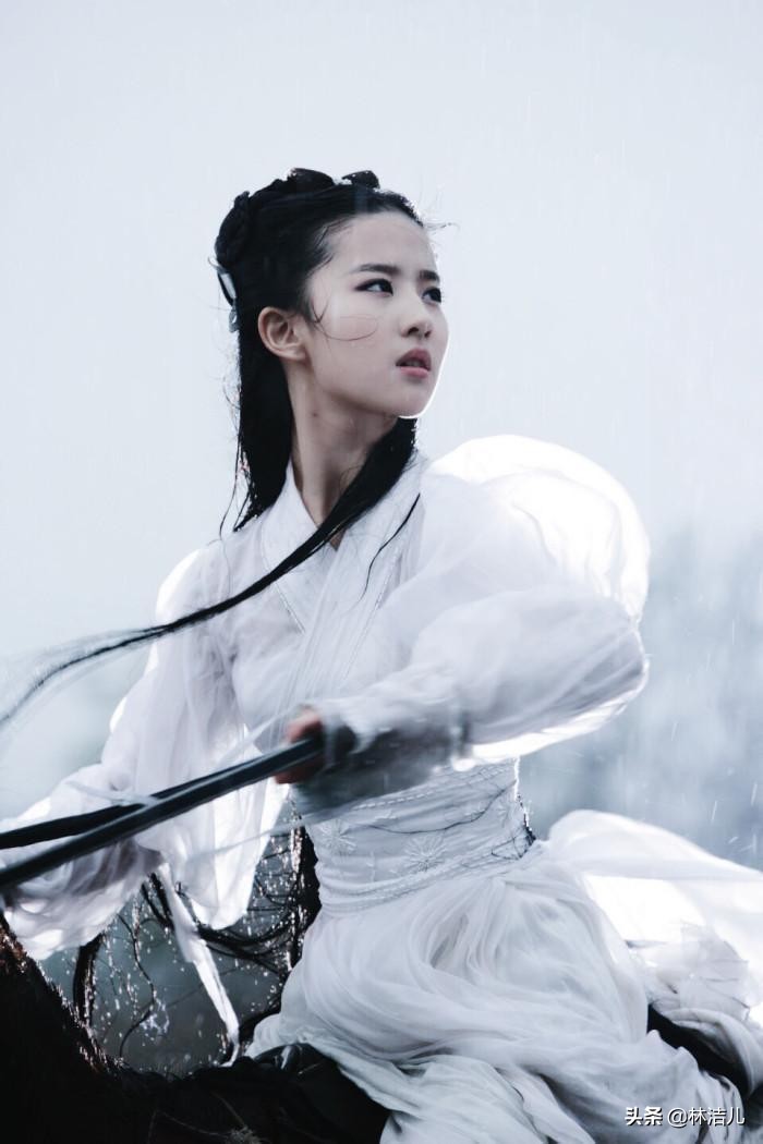 李若彤漂亮还是邱淑贞漂亮,直男眼中的美女明星