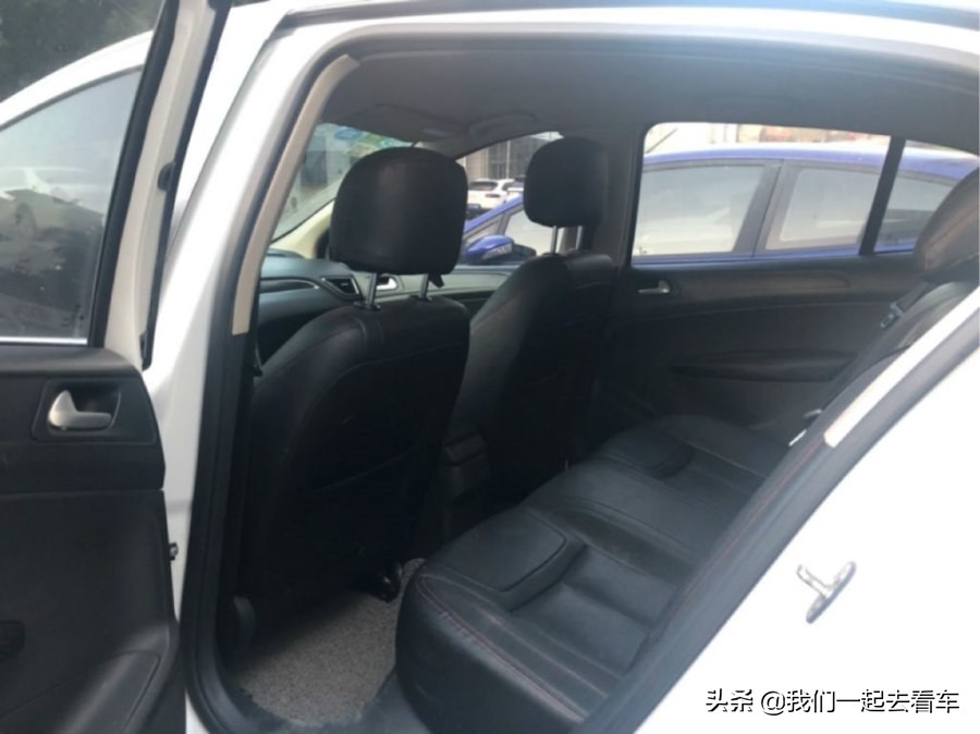 二手标致408与308哪款更值得入手,标致3082015款二手现在卖多少钱