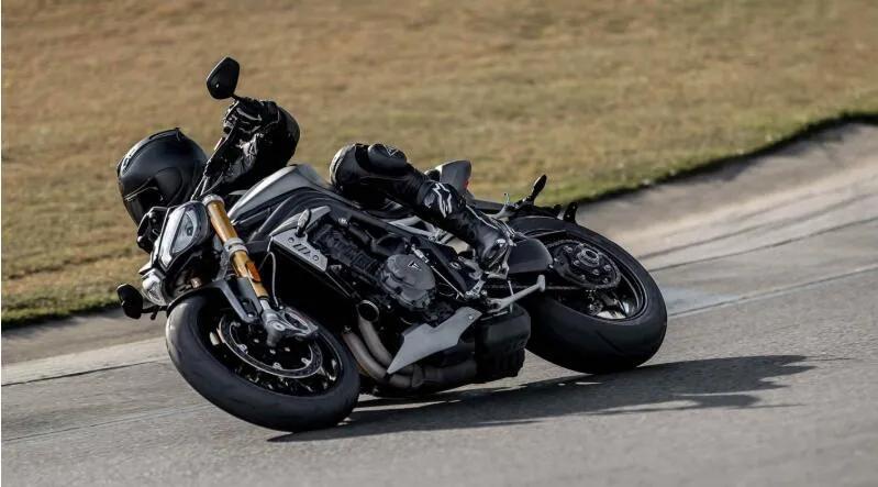 凯旋1200rs猪头版改双座,凯旋1200cc复古上市