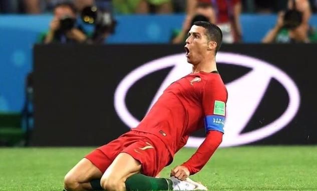 c罗33岁点球破门,35岁c罗一脚踢爆魔咒