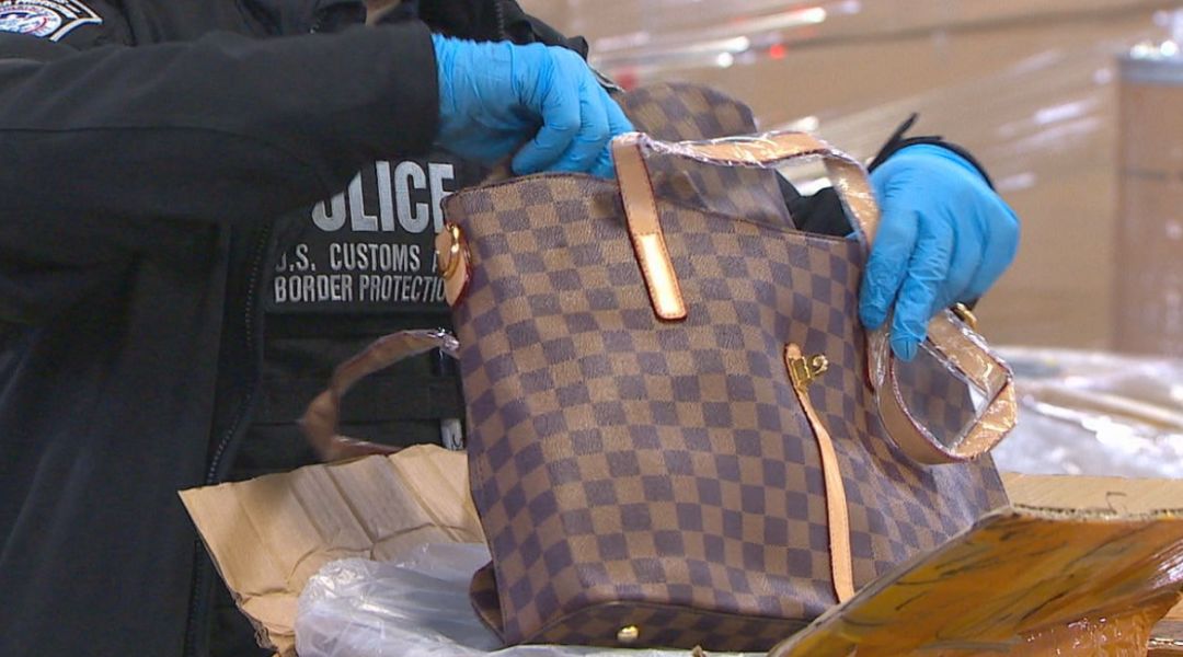 lv皮带真假鉴定图解,lv的皮带怎么那么轻