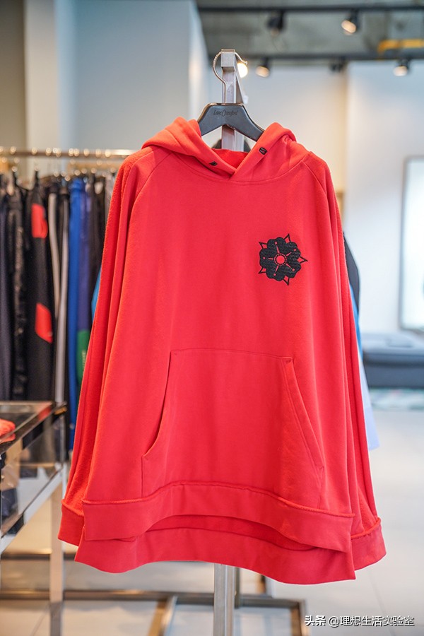 我们逛了天的成都时代奥莱，为你整理出这份春节新衣精明采购清单