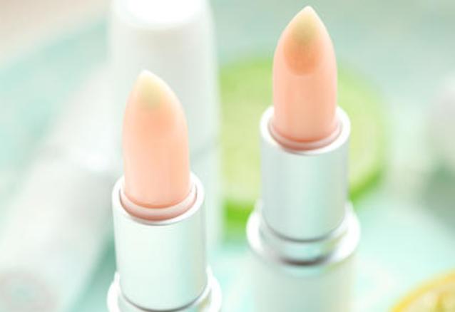 防止嘴唇脱皮的滋润唇膏哪种好用,嘴唇干裂脱皮哪种唇膏好得快