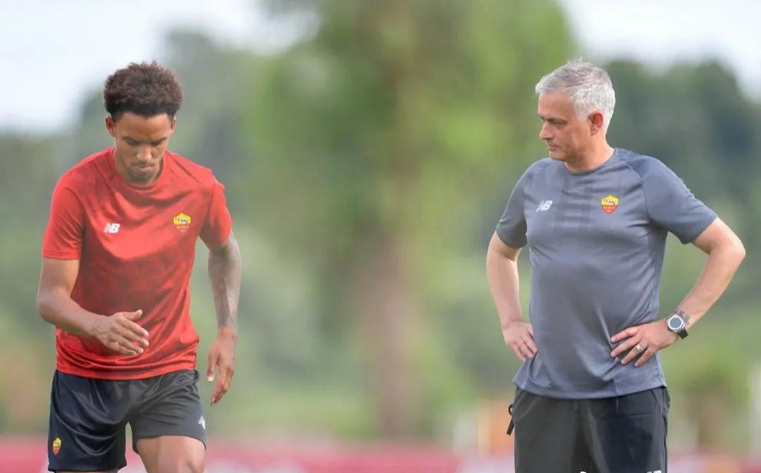 穆里尼奥罗马状态回暖,穆里尼奥重塑后防