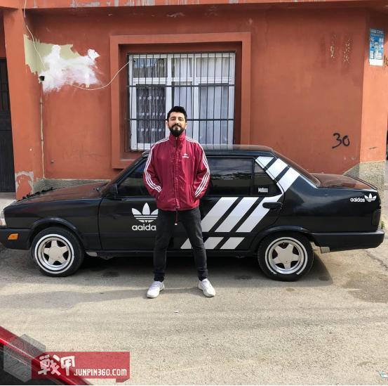 俄罗斯街头爱国,俄罗斯人喜欢三叶草