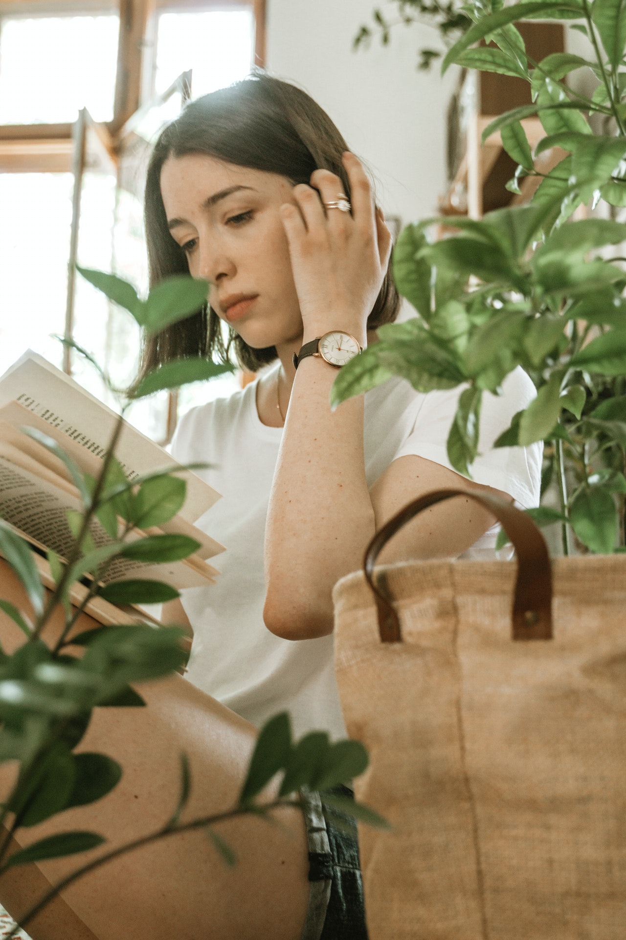 面对上司性骚扰，如何把性骚扰消灭在萌芽状态并保住自己职位？