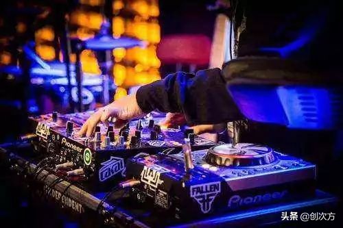 巴掌大小的音响,电子鼓单个调音量