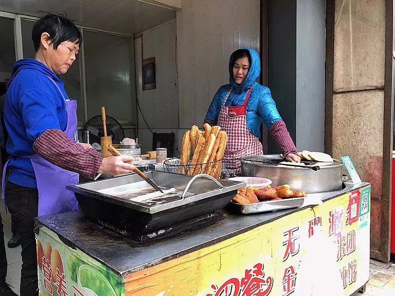 海小、曙光中学、二中……宁波这5所学校边上的老底子早餐，很多人毕业了还念念不忘……