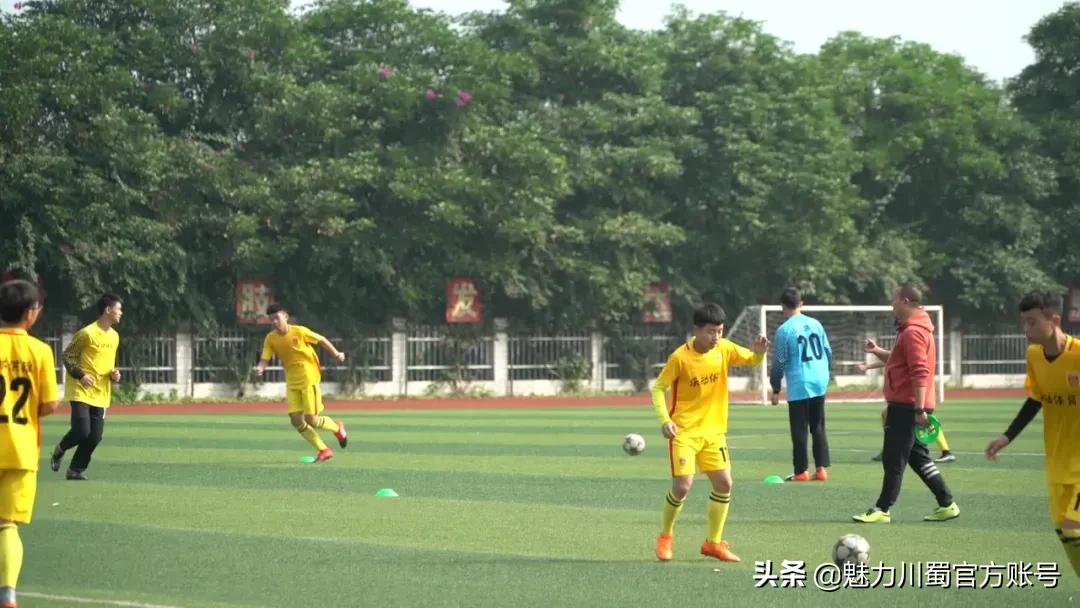 洪雅教体局“五育并举”报道之四：“玩转”校园足球共享运动乐趣