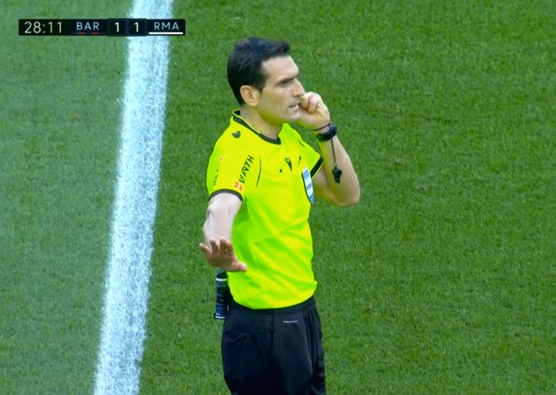 梅西被拉莫斯恶意犯规现场,梅西被裁判误判视频