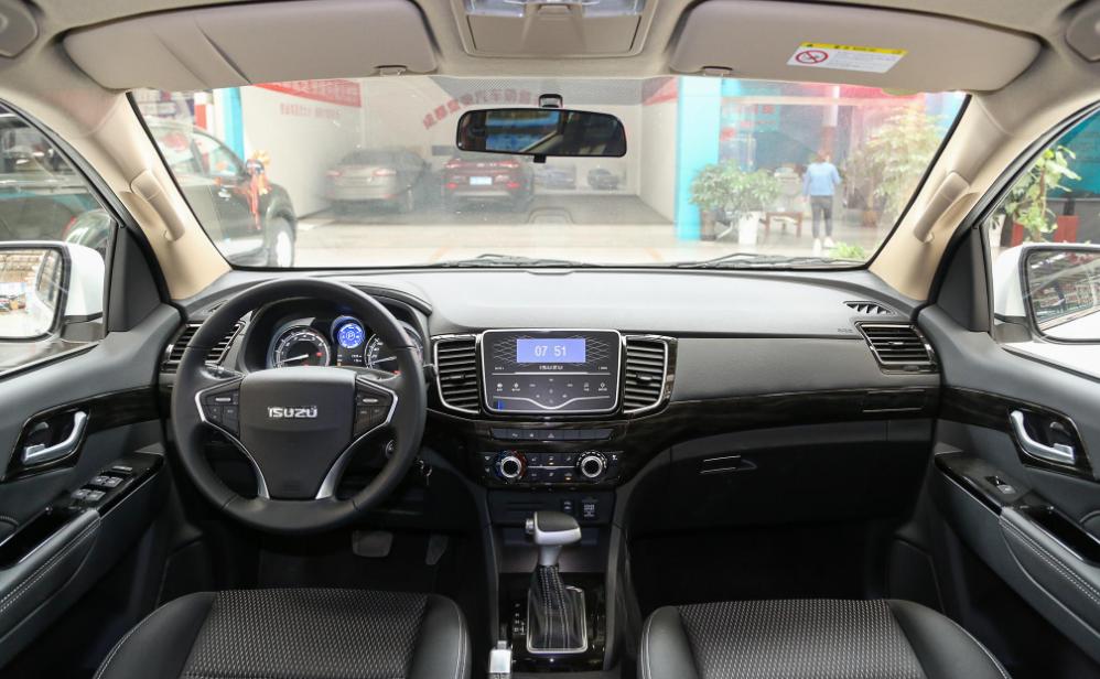 售价不到8万是第一款6座国产suv,价格20万的后驱车