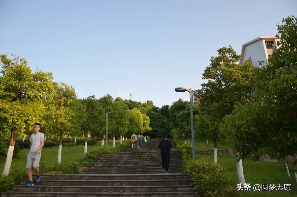 重庆收分最低的本科大学,重庆收分最低的普通高中